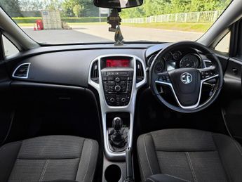 Vauxhall Astra 1.4i SRi Euro 6 5dr