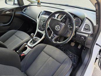 Vauxhall Astra 1.4i SRi Euro 6 5dr