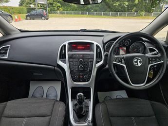 Vauxhall Astra 1.4i SRi Euro 6 5dr