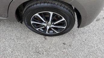 Toyota Yaris 1.5 VVT-i Icon Tech CVT Euro 6 5dr