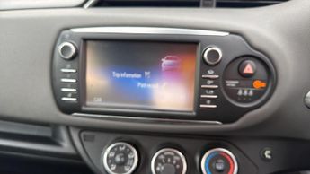 Toyota Yaris 1.5 VVT-i Icon Tech CVT Euro 6 5dr