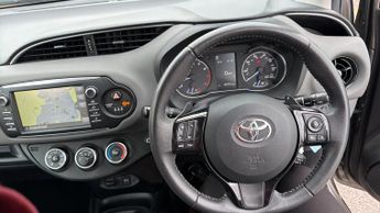 Toyota Yaris 1.5 VVT-i Icon Tech CVT Euro 6 5dr