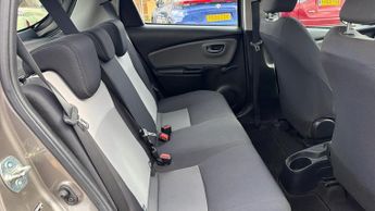 Toyota Yaris 1.5 VVT-i Icon Tech CVT Euro 6 5dr