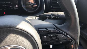 Toyota Yaris 1.5 VVT-h Design E-CVT Euro 6 (s/s) 5dr