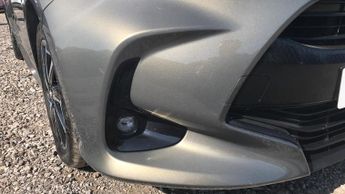Toyota Yaris 1.5 VVT-h Design E-CVT Euro 6 (s/s) 5dr