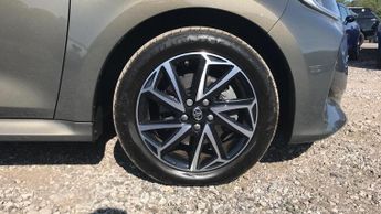 Toyota Yaris 1.5 VVT-h Design E-CVT Euro 6 (s/s) 5dr