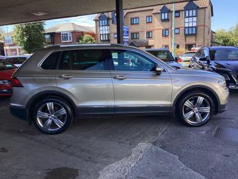 Volkswagen Tiguan 2.0 TSI SEL DSG 4Motion Euro 6 (s/s) 5dr