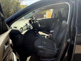 Vauxhall Grandland X 1.2 Turbo SRi Nav Auto Euro 6 (s/s) 5dr