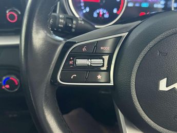 Kia Ceed 1.6 CRDi MHEV 2 Hatchback 5dr Diesel Hybrid Manual Euro 6 (s/s) 