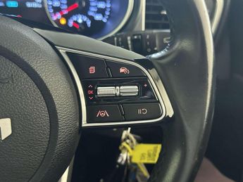 Kia Ceed 1.6 CRDi MHEV 2 Hatchback 5dr Diesel Hybrid Manual Euro 6 (s/s) 