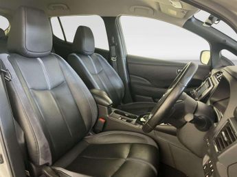 Nissan Leaf 40kWh Tekna Hatchback 5dr Electric Auto (150 ps)