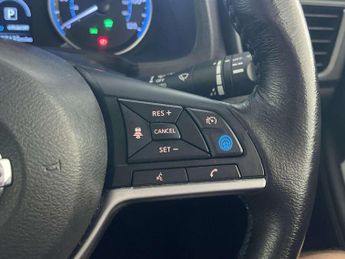 Nissan Leaf 40kWh Tekna Hatchback 5dr Electric Auto (150 ps)