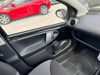 Toyota AYGO 1.0 VVT-i Move MultiMode Euro 5 5dr