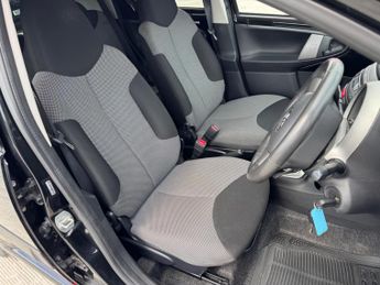 Toyota AYGO 1.0 VVT-i Move MultiMode Euro 5 5dr