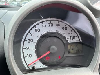 Toyota AYGO 1.0 VVT-i Move MultiMode Euro 5 5dr