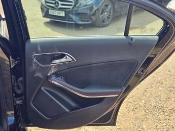 Mercedes-Benz A Class 2.1 A200d AMG Line 7G-DCT Euro 6 (s/s) 5dr