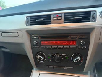 BMW 3 Series 2.0 318i ES Touring Euro 5 (s/s) 5dr