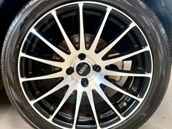 MINI Hatch 1.6 Cooper Auto Euro 5 3dr