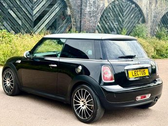 MINI Hatch 1.6 Cooper Auto Euro 5 3dr