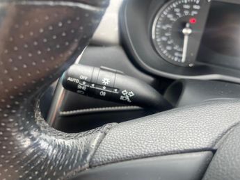 MG MG5 61.1kWh Exclusive Long Range Auto 5dr