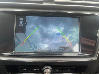 MG MG5 61.1kWh Exclusive Long Range Auto 5dr