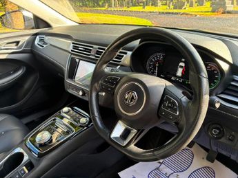 MG MG5 61.1kWh Exclusive Long Range Auto 5dr