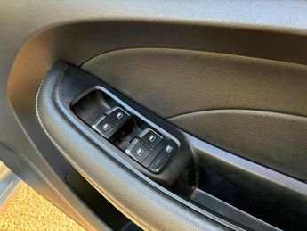 MG MG5 61.1kWh Exclusive Long Range Auto 5dr