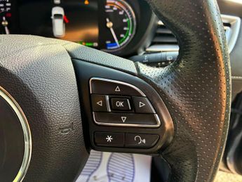 MG MG5 61.1kWh Exclusive Long Range Auto 5dr