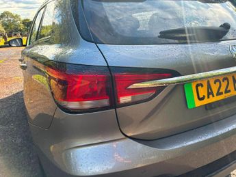 MG MG5 61.1kWh Exclusive Long Range Auto 5dr