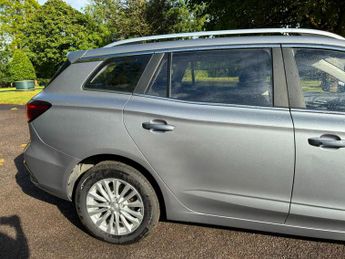 MG MG5 61.1kWh Exclusive Long Range Auto 5dr