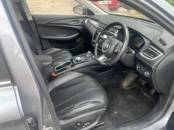 MG MG5 61.1kWh Exclusive Long Range Auto 5dr