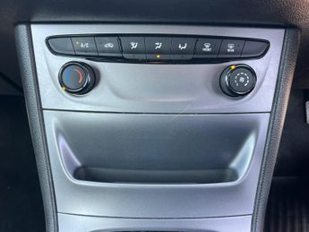 Vauxhall Astra 1.0i Turbo ecoTEC Tech Line Nav Euro 6 (s/s) 5dr