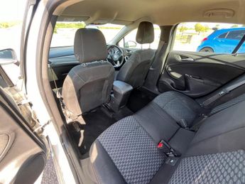 Vauxhall Astra 1.0i Turbo ecoTEC Tech Line Nav Euro 6 (s/s) 5dr