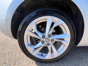 Vauxhall Astra 1.0i Turbo ecoTEC Tech Line Nav Euro 6 (s/s) 5dr