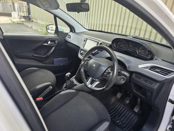 Peugeot 208 1.2 PureTech Active Euro 6 5dr