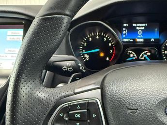 Ford Focus 1.0T EcoBoost ST-Line Auto Euro 6 (s/s) 5dr