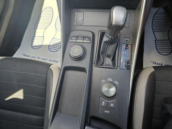 Lexus IS 2.5 300h Sport E-CVT Euro 6 (s/s) 4dr