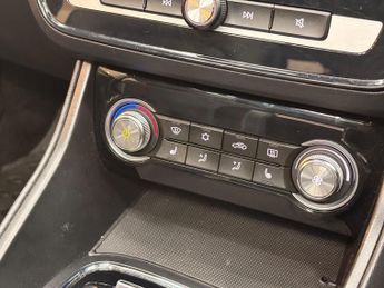 MG MG ZS 44.5kWh Exclusive Auto 5dr