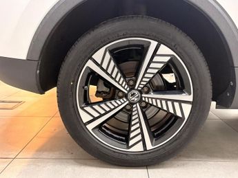 MG MG ZS 44.5kWh Exclusive Auto 5dr