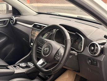 MG MG ZS 44.5kWh Exclusive Auto 5dr