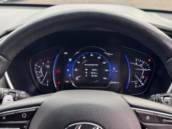 Hyundai Santa Fe 2.2 CRDi Premium SE Auto 4WD Euro 6 (s/s) 5dr 7 Seat