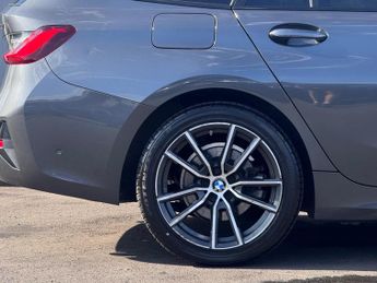 BMW 3 Series 2.0 320d MHT Sport Touring Auto Euro 6 (s/s) 5dr
