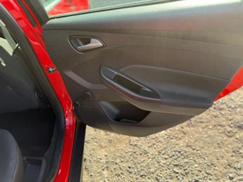 Ford Focus 1.0T EcoBoost Zetec Auto Euro 6 (s/s) 5dr