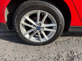Ford Focus 1.0T EcoBoost Zetec Auto Euro 6 (s/s) 5dr