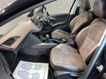 Peugeot 2008 1.6 e-HDi Feline Euro 5 (s/s) 5dr (Calima)