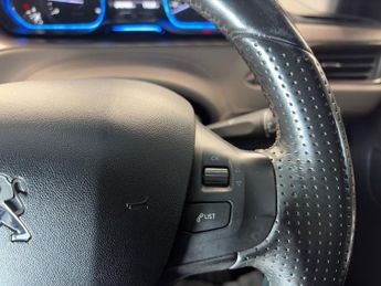 Peugeot 2008 1.6 e-HDi Feline Euro 5 (s/s) 5dr (Calima)