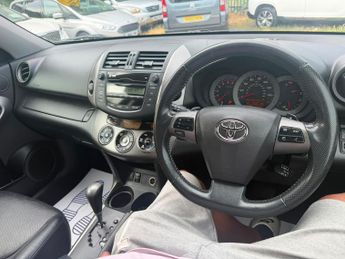 Toyota RAV4 2.2 D-CAT SR Auto 4WD Euro 5 5dr