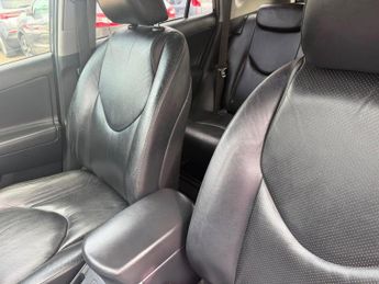 Toyota RAV4 2.2 D-CAT SR Auto 4WD Euro 5 5dr