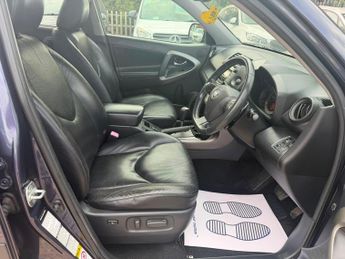 Toyota RAV4 2.2 D-CAT SR Auto 4WD Euro 5 5dr