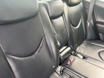 Toyota RAV4 2.2 D-CAT SR Auto 4WD Euro 5 5dr